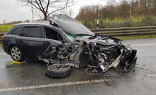 Der Audi des 35-jährigen Herzebrockers war schwer beschädigt. - Andreas Eickhoff