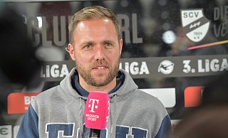 Rostock-Coach Daniel Brinkmann hat eine Vergangenheit im Kreis Gütersloh. Am Samstag trifft er auf den SC Verl.Daniel Brinkmann (Trainer FC Hansa Rostock), Aktion, Einzelbild, Quer, Mimik, Gestik, Trainer, Coach - sport/presse/foto Dünhölter