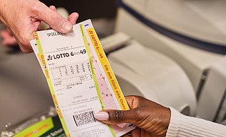 Ein Lottospieler aus dem Kreis Gütersloh gewann am Wochenende rund 1,8 Millionen Euro. Bei der Samstags-Ziehung (5. Juli) von LOTTO 6aus49 erzielte er einen Treffer in der zweiten Gewinnklasse.  - © Schlag & Roy GmbH