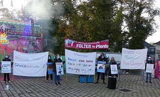 Ponykarussells sind für die Tierfreunde "Folter für Pferde".