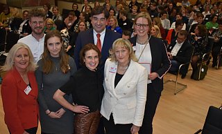 Auftaktveranstaltung der Managerinnen OWL mit (v. l.) Solveig Münstermann, Patric de Hair, Hanna Drabon, Christiane Gräfin Matuschka, Albert Christmann, Manuela Rousseau, Kirsten Maître. - Svenja Ludwig