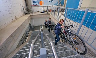 Die neue provisorische Radstation am Hauptbahnhof hat eröffnet - Foto: Andreas Zobe