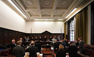 Die Beteiligten am Block-Prozess sind zum 21. Mal im Gerichtssaal zusammengekommen. - Marcus Brandt/Pool dpa/dpa