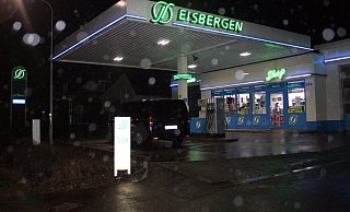 Die betroffene Tankstelle in Eisbergen. - Polizei Minden-Lübbecke