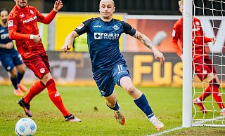 Sven Michel (M.) ist seit der vergangenen Saison Paderborns Rekordtorschütze in Liga zwei und könnte demnächst die Marke von 100 Zweitliga-Einsätzen knacken. - Besim Mazhiqi Sven Michel (M.) ist seit der vergangenen Saison Paderborns Rekordtorschütze in Liga zwei und könnte demnächst die Marke von 100 Zweitliga-Einsätzen knacken. - Besim Mazhiqi