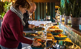Diese beiden Mitglieder des Stadtwerke-Clubs freuen sich über ein kostenloses Frühstück - Mike-Dennis Mueller/www.mdm.photo