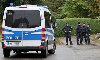 Tagelang hatten zahlreiche Einsatzkräfte fieberhaft nach dem achtjährigen Fabian gesucht. - Bernd Wüstneck/dpa