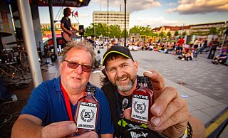 Tom Kummerfeldt und Jochen Vahle von "Newtone" auf dem Kesselbrink. - Mike-Dennis Müller / www.mdm.photo
