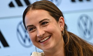 Freut sich auf die Partie gegen Frankreich: DFB-Mittelfeldspielerin Sara Däbritz. - Arne Dedert/dpa