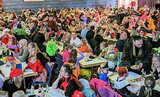 So stimmungsvoll feiert Beverungen Kinderkarneval. - Burkhard Battran