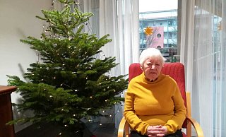 Marie-Sigrid Temme lebt im Seniorenheim St. Veronika in Paderborn. Sie freut sich besonders auf die hauseigene Messe am 1. Weihnachtstag. - Regina Daniel/Haus St. Veronika