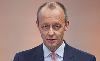 Hofft auf eine Acht vor seinem Ergebnis auf dem Online-Wahlparteitag: Friedrich Merz stellt sich zur Wahl zum neuen CDU-Vorsitzenden. - Foto: Michael Kappeler/dpa