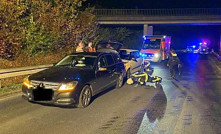 Bei einem nächtlichen Unfall bei Borgentreich wurde eine Frau leicht verletzt. - Feuerwehr Borgentreich