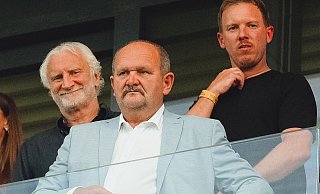 Beim EM-Finale der deutschen U21-Junioren waren Bundestrainer Julian Nagelsmann (r) und DFB-Sportdirektor Rudi Völler (l) vor Ort in der Slowakei. - Robert Nemeti/dpa