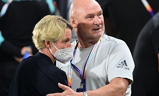 Ex-Bundestrainerin Martina Voss-Tecklenburg und ihr Mann Hermann Tecklenburg. - Sebastian Gollnow/dpa