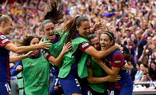 Barcelonas Frauen gewannen zum zweiten Mal in Serie die Champions League. - Alvaro Barrientos/AP/dpa