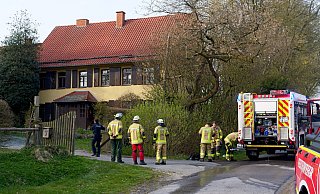 Bei einem Küchenbrand in der zu Wohnzwecken umgebauten alten Scheune des früheren Forstamtes in der Feldmark wurden beide Bewohner verletzt. - Ralph Meyer
