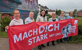Setzen auf hohe Beteiligung am 1. Mai (v. l.): Dagmar Höschen (GEW), Rolf Bücker (DGB), Clea Stille (DGB), Martina Schu (Verdi), Talitha Quante (NGG) und Martina Bee (IG Metall). - Birger Berbüsse Setzen auf hohe Beteiligung am 1. Mai (v. l.): Dagmar Höschen (GEW), Rolf Bücker (DGB), Clea Stille (DGB), Martina Schu (Verdi), Talitha Quante (NGG) und Martina Bee (IG Metall). - Birger Berbüsse