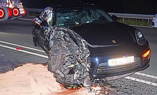 Der Porschefahrer hatte noch versucht dem entgegenkommenden Corsa auf der B1 bei Paderborn auszuweichen - Ralph Meyer