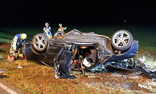 Bei diesem Verkehrsunfall auf der K61 bei Delbrück kam Mitte Dezember eine junge Mitfahrerin ums Leben, der Fahrer und eine weitere Mitfahrerin wurden lebensgefährlich verletzt. - Ralph Meyer