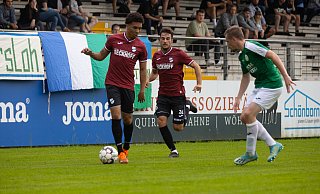 Verls Oliver Issa Schmitt (links) sorgte in der Nachspielzeit der ersten Halbzeit für den 1:0-Führungstreffer seines Sportclubs. - Teresa Kröger
