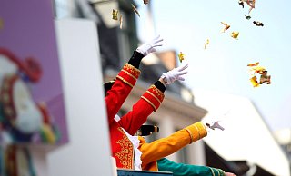 In einigen Regionen in Deutschland - wie zum Beispiel im Rheinland - ist Karneval ein echter Wirtschaftsfaktor. - Oliver Berg/dpa/dpa-tmn