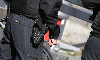 Die Beamten wussten, dass der psychisch Kranke schon in der Vergangenheit Widerstand gegen Polizisten geleistet hatte. - Symbolfoto: picture alliance