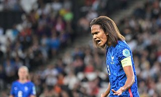 Wendie Renard erzielte in der 83. Minute per Kopf nach einem Eckball den Siegtreffer für Frankreich. - Sebastian Gollnow/dpa