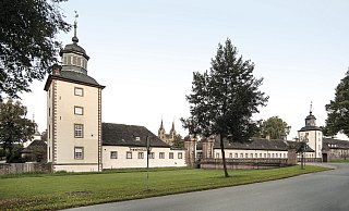 Weltkulturerbe: Die UNESCO hat das Westwerk (Mitte) und die Civitas Corvey in die Welterbeliste aufgenommen. - Jörg Dieckmann