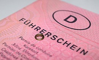 Die Frau war obendrein noch ohne Führerschein unterwegs. - (Symbolbild): Pixabay