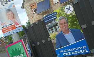 Noch hängen die Wahlplakate in Borchen. Amtsinhaber Uwe Gockel (r.) hat sich souverän - unter anderem - gegen Katrin Klugmann (FWG) durchsetzen können. - Uwe Müller Noch hängen die Wahlplakate in Borchen. Amtsinhaber Uwe Gockel (r.) hat sich souverän - unter anderem - gegen Katrin Klugmann (FWG) durchsetzen können. - Uwe Müller