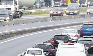 Warnung: Die Anzeigen informieren über Staus. FOTO: dpa - dpa
