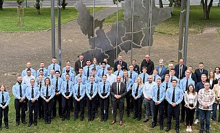 Insgesamt 42 neue Polizistinnen und Polizisten haben kürzlich ihren Dienst im Mühlenkreis angetreten. - Polizei Minden-Lübbecke