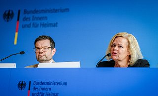 Das Sicherheitspaket der Bundesregierung liegt jetzt als Gesetzentwurf vor. - Kay Nietfeld/dpa