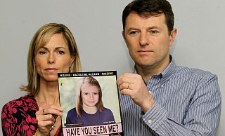 Die Eltern des vermissten englischen Mädchens Madeleine McCann haben in einem Stalking-Prozess gegen eine Frau ausgesagt, die behauptet, ihre Tochter zu sein. (Archivbild) - Sang Tan/AP/dpa