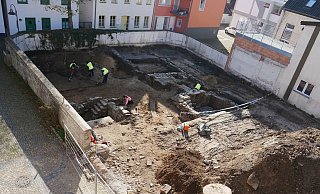 Überblick über die Grabungsfläche in der Ortsmitte von Schloß Neuhaus. - T. Lodemann/EggensteinExca