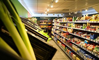 Ein Teil der Verbraucher lässt sich Lebensmittel nach Hause liefern, um nicht in den Supermarkt gehen zu müssen. - Heiko Rebsch/dpa