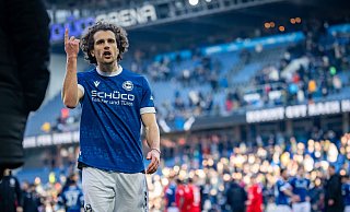 Zwischen Arminia-Kapitän Mael Corboz und einigen Fans kam es nach der 1:2-Niederlage gegen Rot-Weiss Essen zum offenen Streit. - Sarah Jonek