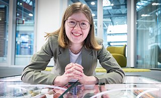 Vom Entwurf bis zur Ausführung: Pia Rissiek (22) plant bei Goldbeck Heizungs-, Lüftungs-, Sanitär- und Kältetechnik für flexible Bürogebäude. - Sarah Jonek