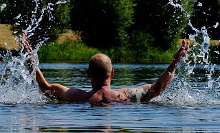 Diverse Badeseen im Kreis Minden-Lübbecke locken mit dem Sprung ins Wasser. - Heike von Schulz