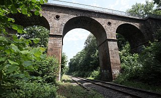 In ihrem 150. Jahr naht das Ende: Im Herbst soll die Borwegbrücke über die Südbahn abgerissen werden. - Jörg Stuke