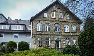 Idyllisch im Grünen direkt am Hermannsweg in Bielefeld befindet sich das Waldhotel Brands Busch - hier werden zwei Teams der "Lidl Deutschland Tour" unter. - Sarah Jonek