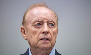 Bleibt trotz Fristablaufs auf freiem Fuß: Alfons Schuhbeck. (Archivbild) - Peter Kneffel/dpa