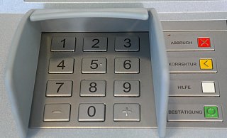 Unbekannte wollten in Minden einen Geldautomaten aufflexen – doch sie scheiterten. - (Symbolbild) Pixabay