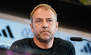 Liegt mit der DFB-Elf weiter auf Platz 15 der Weltrangliste: Bundestrainer Hansi Flick. - Uwe Anspach/dpa