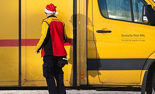 Die Post rechnet in diesem Jahr mit so vielen Päckchen, Paketen und Briefen wie noch nie.  - Symbolfoto/picture alliance