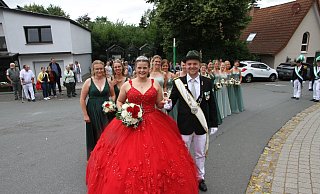 Dennis Heinrichs und Svenja Mehring sind das noch amtierende Königspaar in Hegensdorf. - Johannes Büttner