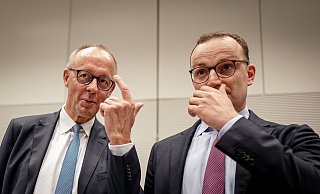 Unionsfraktionschef Jens Spahn verteidigt Bundeskanzler Friedrich Merz beim Thema Migration im Stadtbild. (Archivfoto) - Kay Nietfeld/dpa
