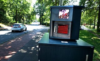 Kürzlich stand der mobile Blitzer der Stadt Gütersloh am Postdamm - jetzt hat er seinen Standort gewechselt.  - Andreas Frücht