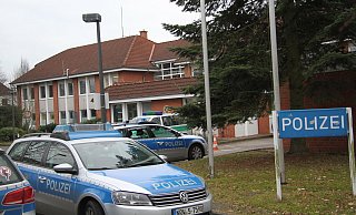 Ein Polizist der Bünder Polizeiwache stand unter Corona-Verdacht. Der Test fiel aber negativ aus. - Anne Webler